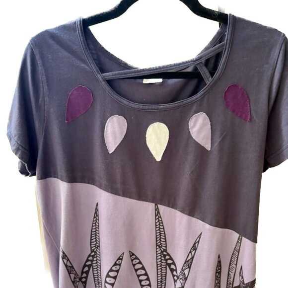 Two tone Black /Grey Applique & Print top "wearable art" by Leopard & Horse - Picture 2 of 6